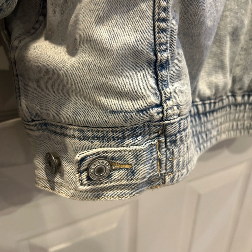 American Eagle Outfitters Faux Fur Lined Denim Jacket L - Picture 9 of 13